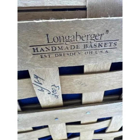 Longaberger 2003 Hostess Two Pie Basket, Wood Riser & Blue Fabric Liner12x12x8